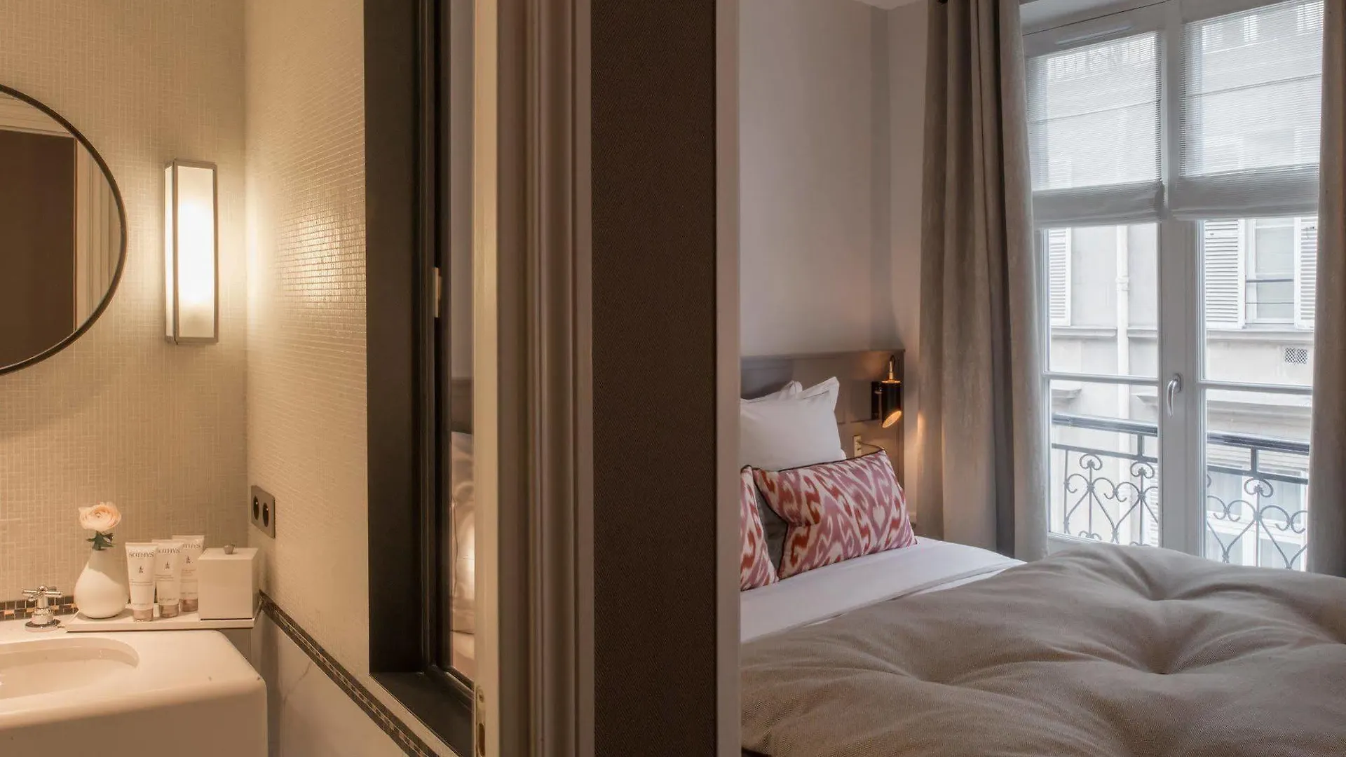 Hotel La Tamise - Esprit De France 4*